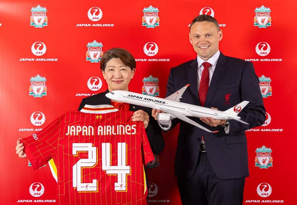 La Japan Airlines x Liverpool FC